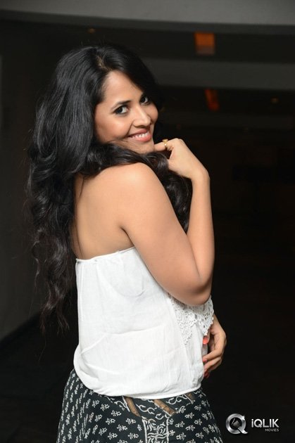 Anasuya-at-Dynamite-Movie-Audio-Launch